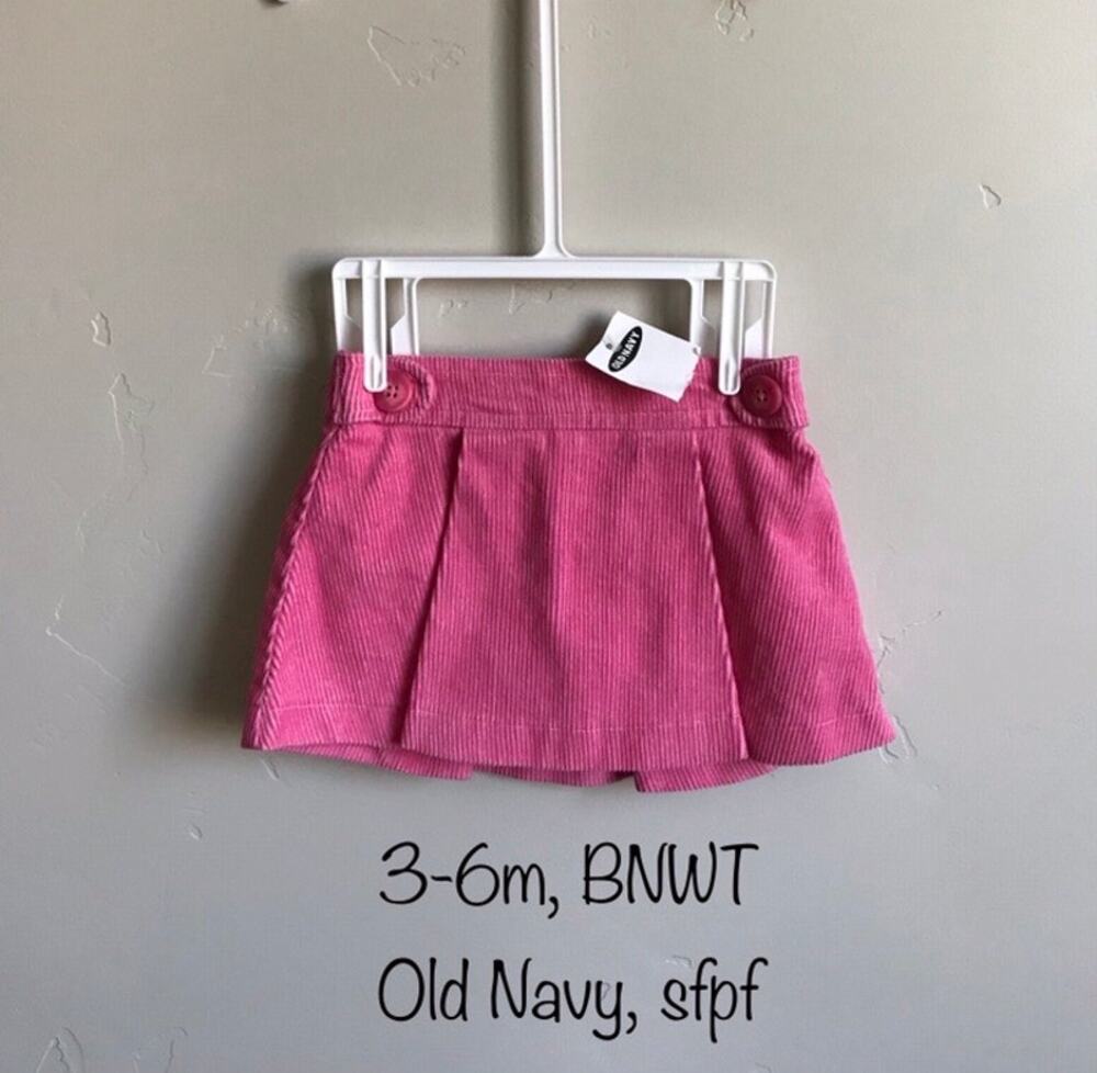 Old Navy 3-6m Pink Corduroy Skirt with Built in Bloomers- NWT